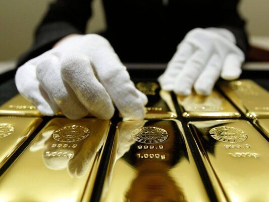 Gold Price market dynamics, Fed cuts, and geopolitical tensions illustrated